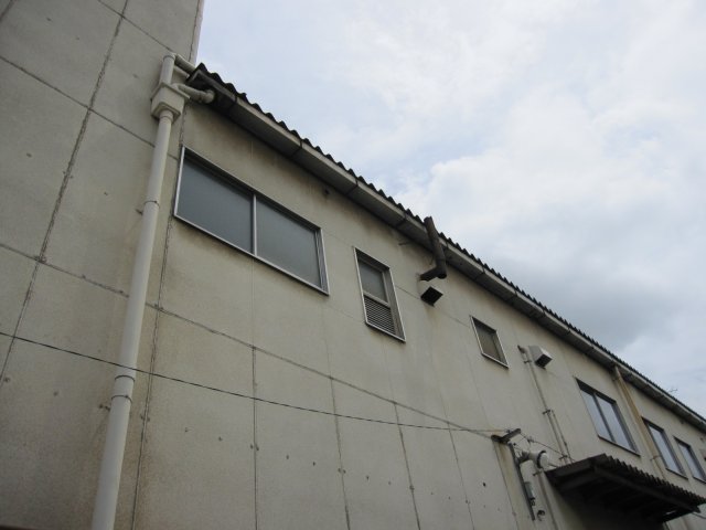 比企郡滑川町 屋根外壁塗装工事 工場 外壁汚れの付着 お客様の声 ミヤケン