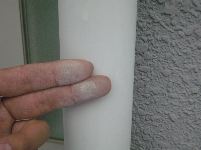 鴻巣市 屋根外壁塗装工事 雨樋チョーキング現象 お客様の声 ミヤケン