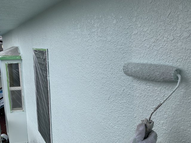 外壁 上塗り作業2回目