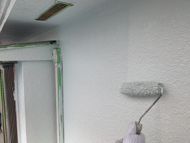外壁 上塗り作業1回目