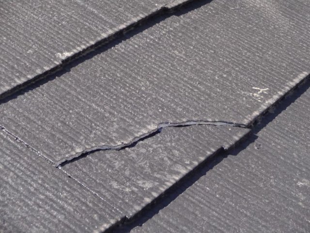 さいたま市桜区 屋根外壁塗装工事 スレート屋根 ひび割れ 1年点検 ミヤケン