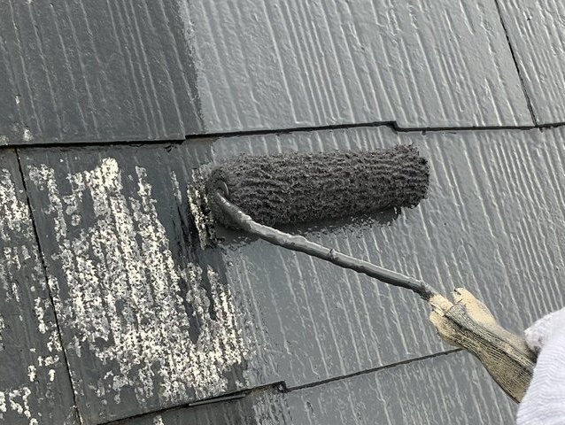 ふじみ野市 屋根外壁塗装工事 屋根上塗り一回目中 お客様の声 ミヤケン