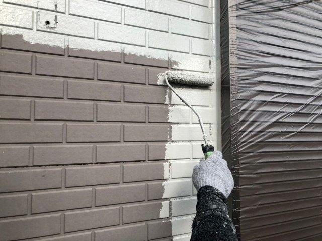 川越市 屋根外壁塗装工事 アパート 外壁上塗り1回目 お客様の声 ミヤケン