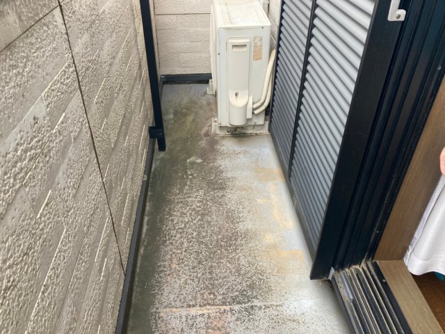 さいたま市見沼区 屋根外壁塗装工事 ベランダ施工前写真 お客様の声 ミヤケン