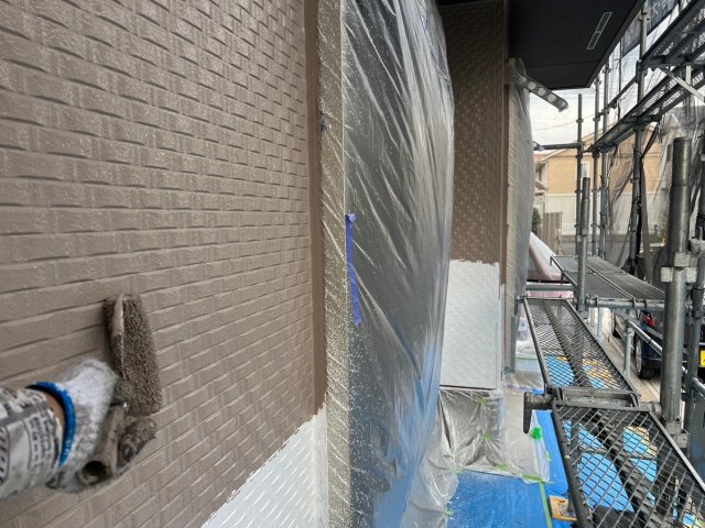 さいたま市桜区 屋根外壁塗装工事 外壁上塗り1回目