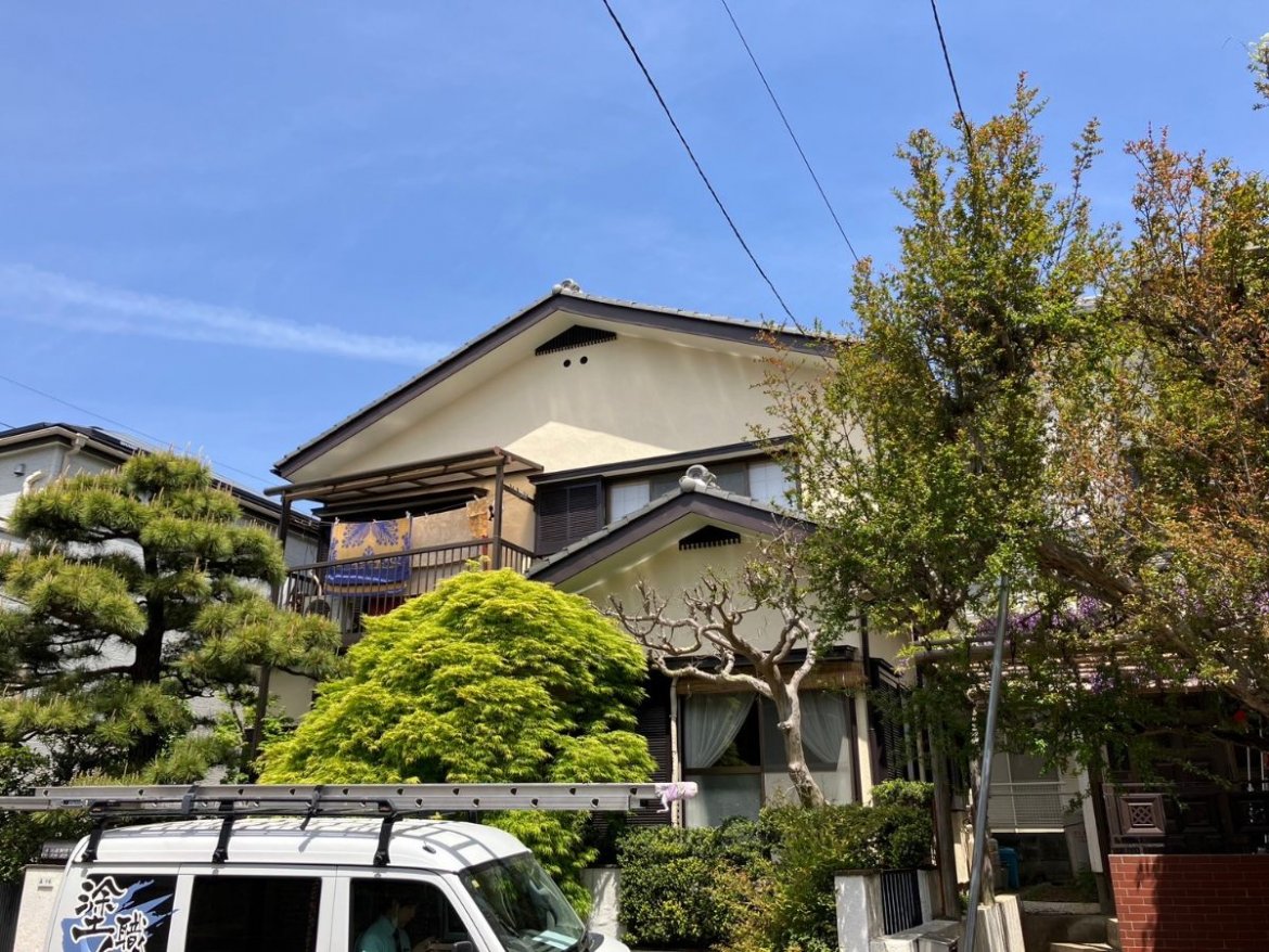 埼玉県鶴ヶ島市脚折町M様 ひび割れ・ツタの付着を改善した外壁塗装工事 完成