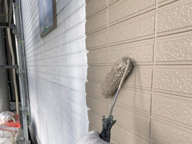 さいたま市大宮区 屋根外壁塗装 外壁上塗り作業 ミヤケン