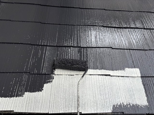 屋根塗装 上塗り作業1回目