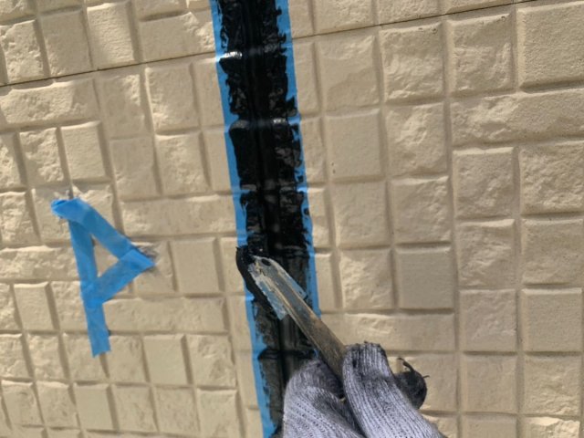 さいたま市桜区 屋根カバー外壁塗装 コーキング ヘラ押え ミヤケン