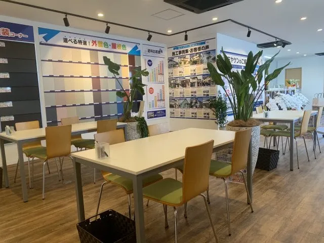 ミヤケン川口店 商談スペース