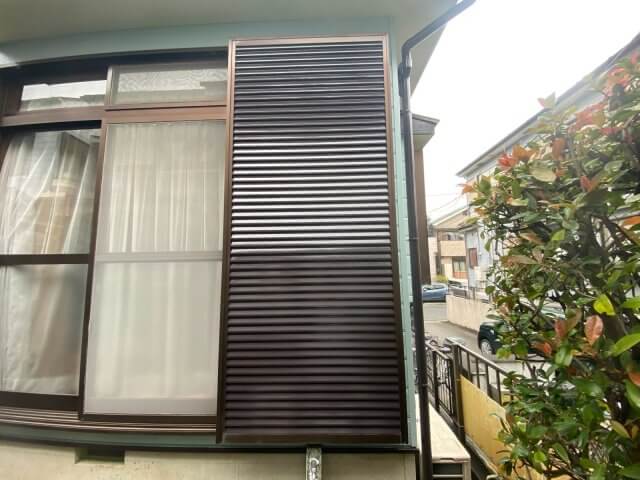 川口市 雨戸塗装 ミヤケン
