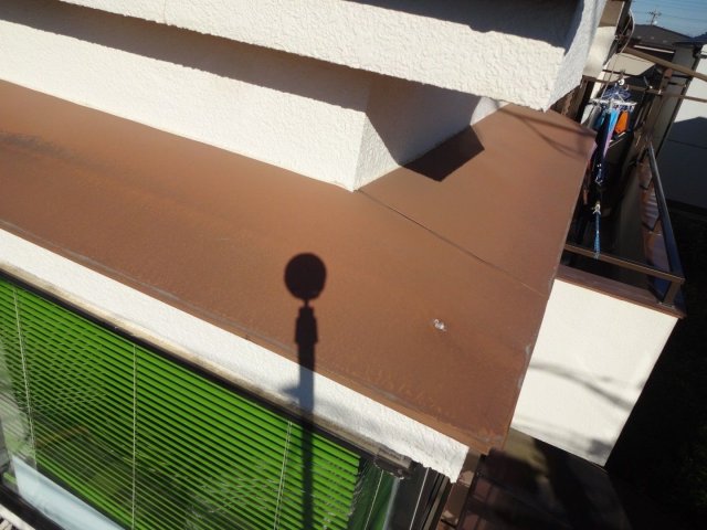 川越市 屋根外壁塗装 庇屋根 色あせ ミヤケン