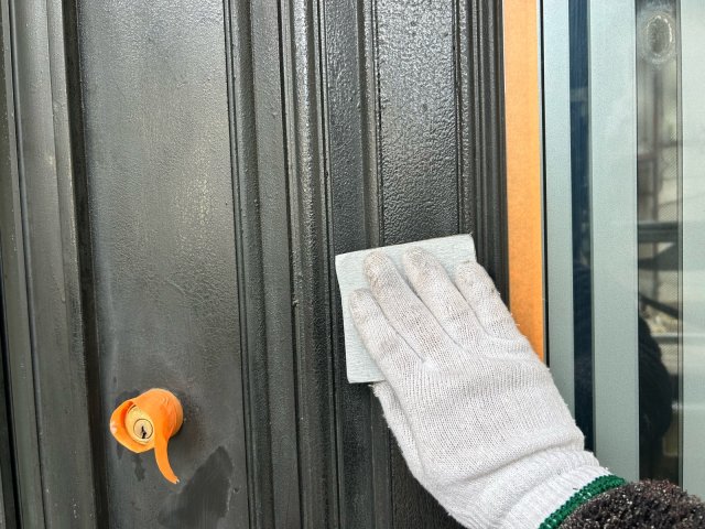 川越市 屋根外壁塗装 ドア 研磨 ミヤケン