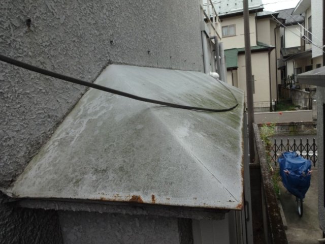 川越市霞ケ関北 屋根外壁塗装 庇屋根 汚れ ミヤケン