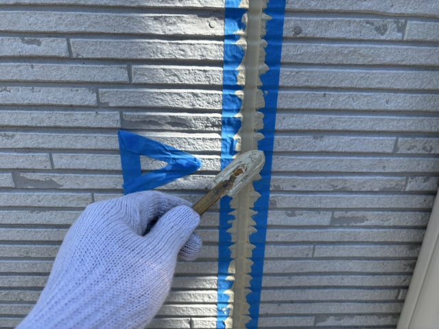 上尾市上尾村 外壁塗装 コーキング へら押え ミヤケン