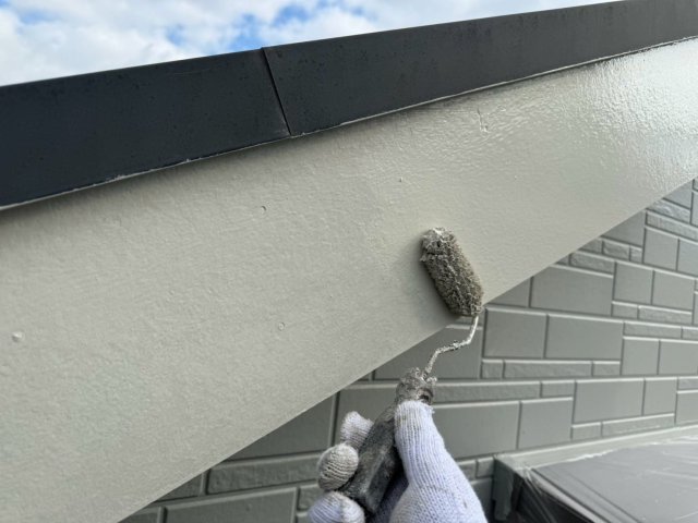 志木市上宗岡 屋根外壁塗装 破風板 上塗り ミヤケン