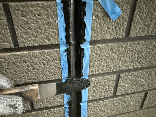 川越市宮元町 屋根外壁塗装 コーキング ヘラ押え ミヤケン