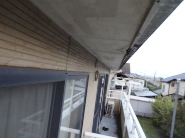 川越市 屋根外壁塗装工事 軒天 シミ ミヤケン