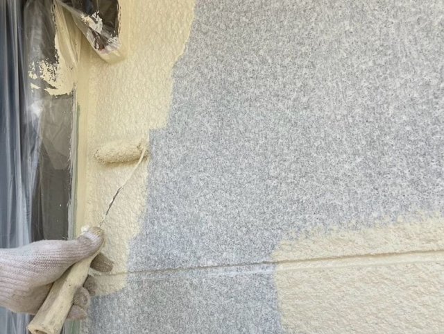さいたま市桜区 屋根外壁塗装 外壁 上塗り 1回目 ミヤケン