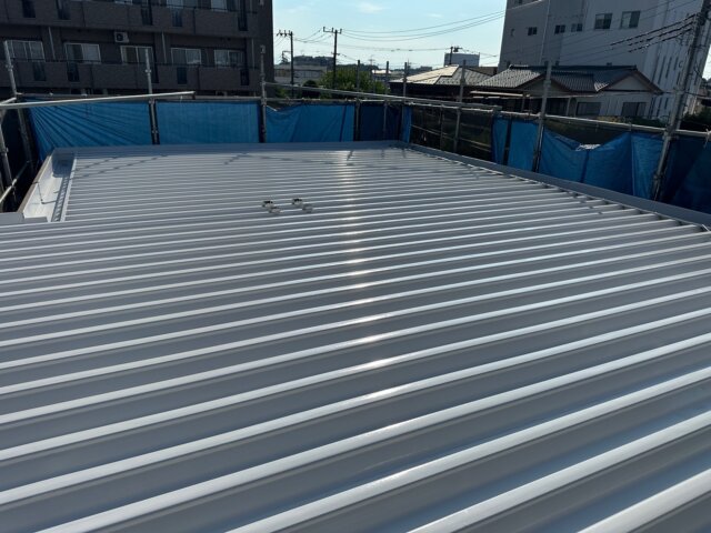 さいたま市北区宮原町の屋根の上塗り2回目の写真 ミヤケン