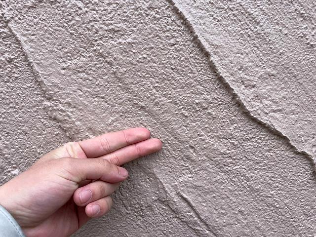 ミヤケン施工|川越市砂 モルタル外壁3年後の遮熱シリコン塗料の塗膜状態