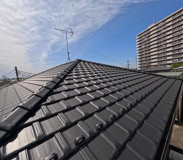 ミヤケン|北本市 陶器瓦屋根の漆喰の欠損確認