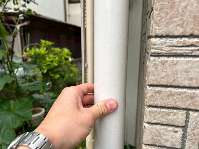 ミヤケン施工｜川越市寺尾 雨樋3年後の塗膜状態