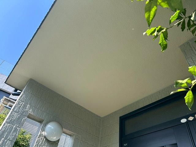 ミヤケン施工|川越市三久保 軒裏天井3年後の塗膜状態