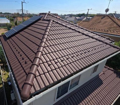 ミヤケン施工｜川越市笠幡 モニエル瓦屋根3年後の遮熱シリコン塗料の塗膜状態