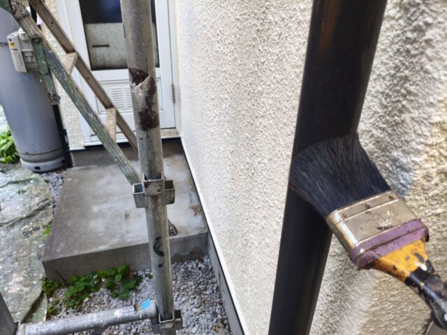 川越市南大塚の雨樋の上塗りの写真 ミヤケン