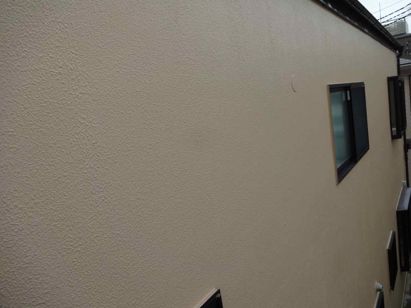 川越市小ケ谷の極コートシリコン塗料で塗装したモルタル外壁の1年点検|ミヤケン